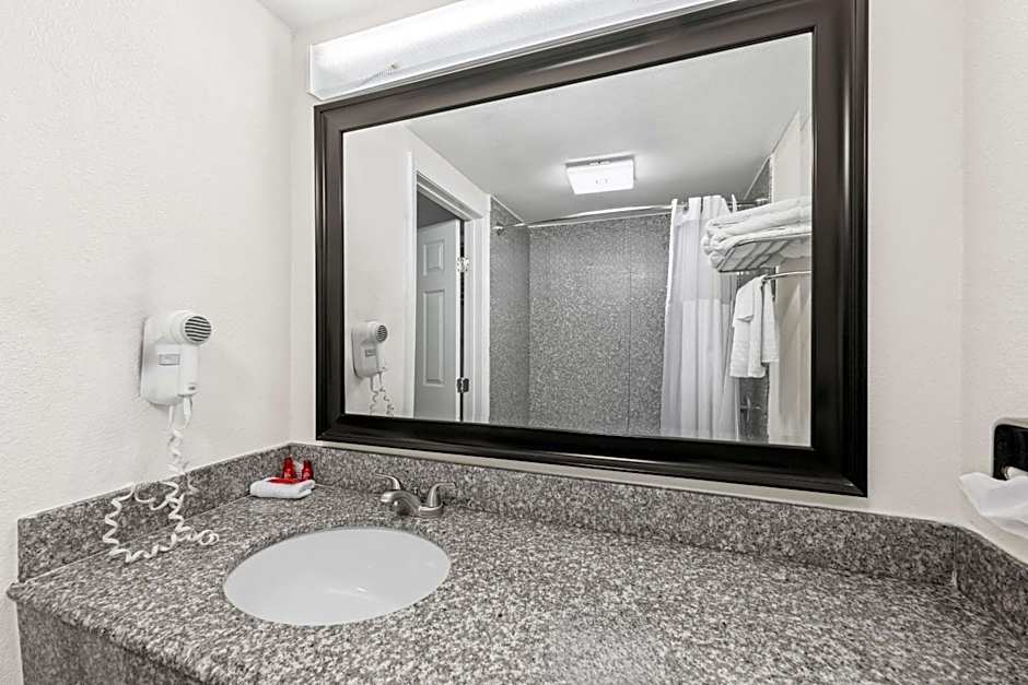 SureStay Plus Hotel by Best Western Lubbock Medical Center