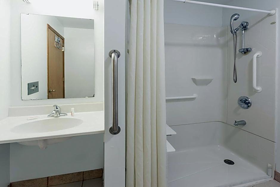 Super 8 by Wyndham Rock Falls Sterling Area