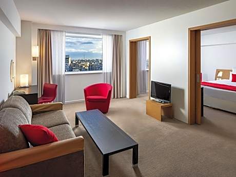 Novation Suite with Sofa