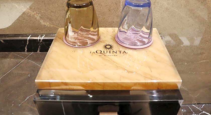 La Quinta by Wyndham Weifang South