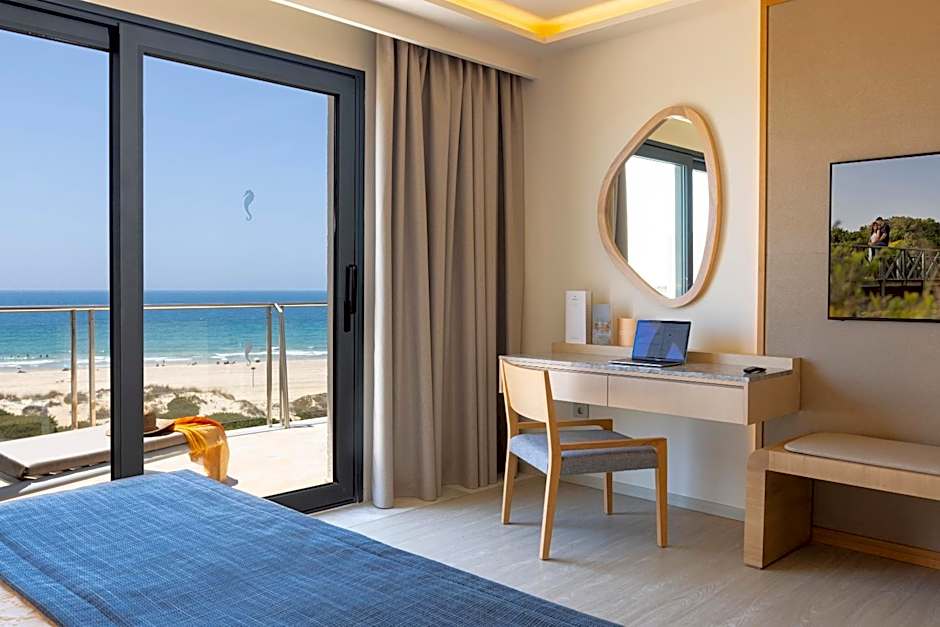 Photo 1 of 4 of Junior Suite, Sea View