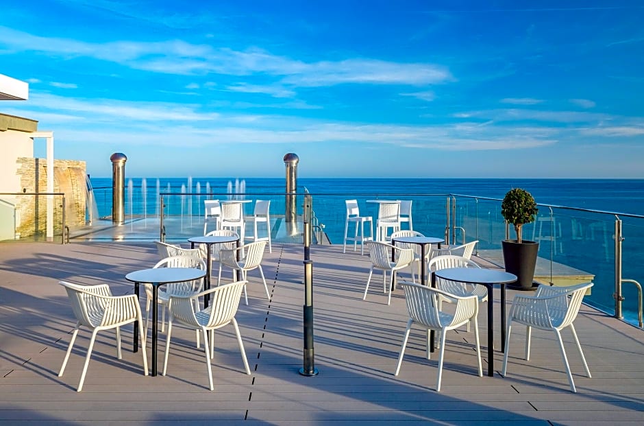 Hotel Las Arenas Affiliated by Meliá