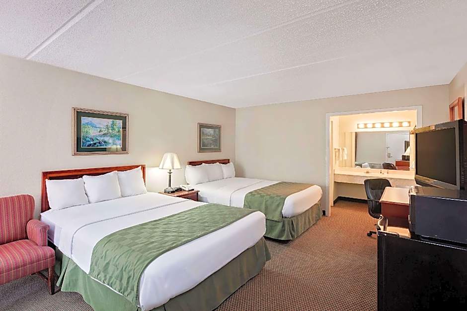 Photo 1 of 1 of 2 Double Beds, Smoking