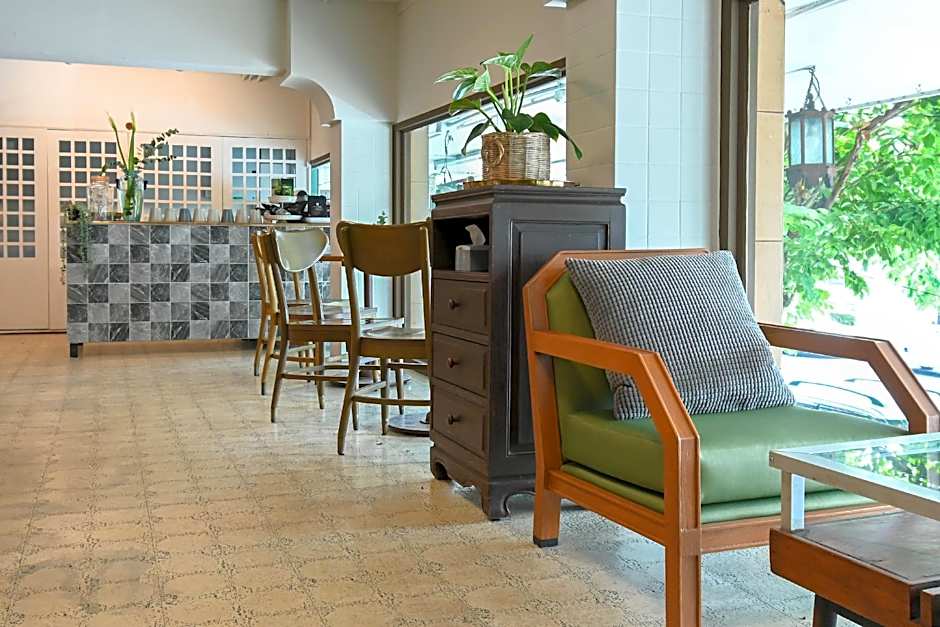 The Krungkasem Srikrung Hotel