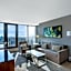 DoubleTree by Hilton Hotel & Suites Victoria