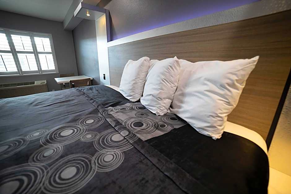 Travelodge by Wyndham Whittier