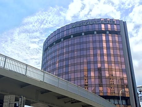 Breezbay Hotel Resort & Spa