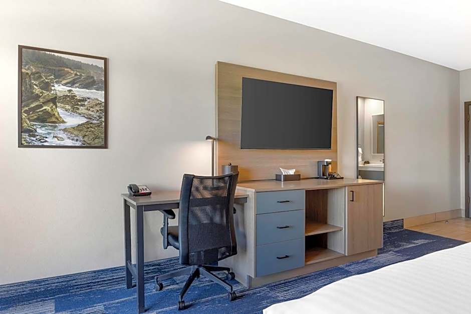 Edgewater Inn and Suites, an Ascend Collection Hotel