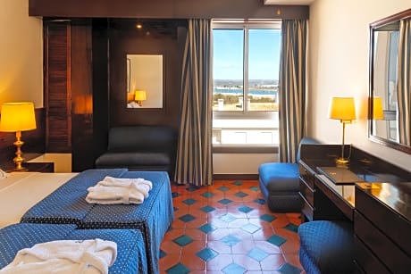 STANDARD ROOM AVENUE VIEW 1PAX