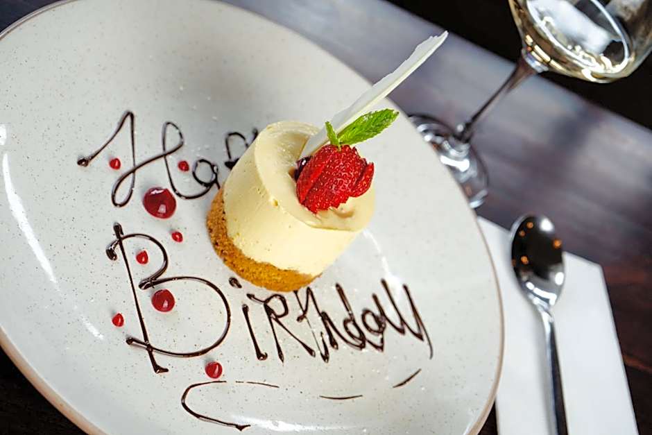 Lakeside Manor Hotel