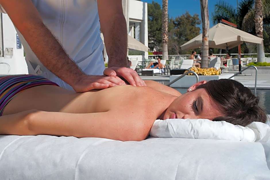 HS HOTSSON Hotel Leon