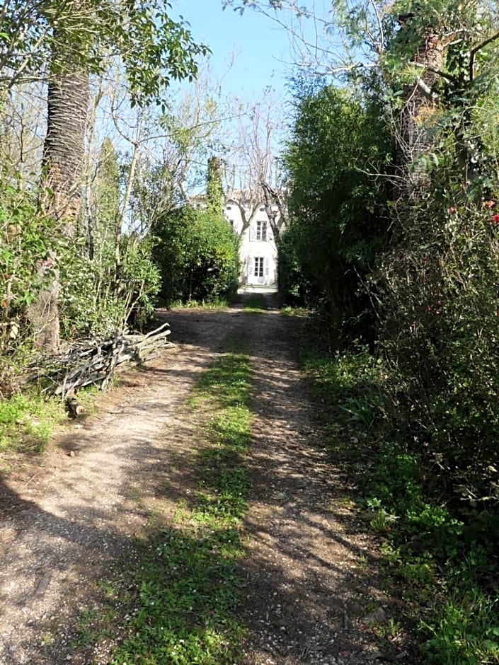 Le charme d'une vieille bastide provençale