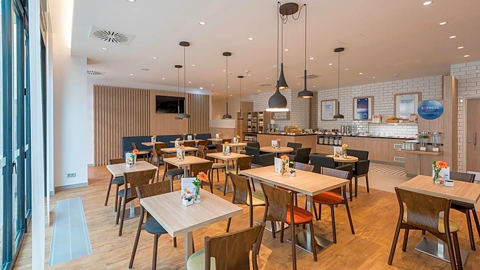Premier Inn Mannheim City Centre