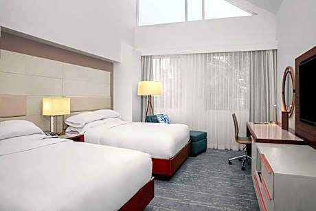 Queen Room with Two Queen Beds - Hearing Access