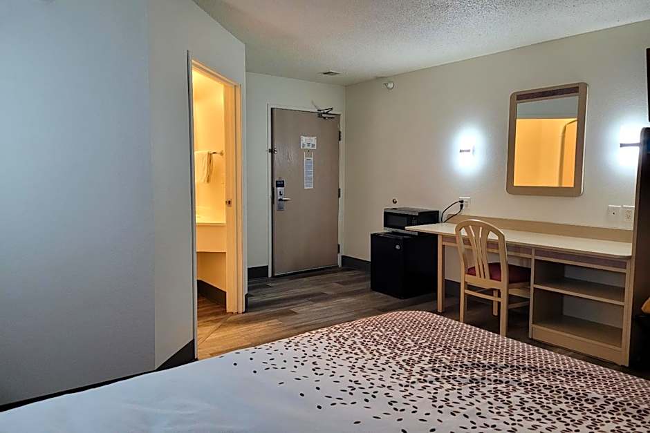 Modern Stay 39 Lakeview By OYO Minonk