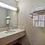 Econo Lodge Inn & Suites