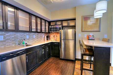 1 Bedroom Suite Mobility Accessible Roll Shower