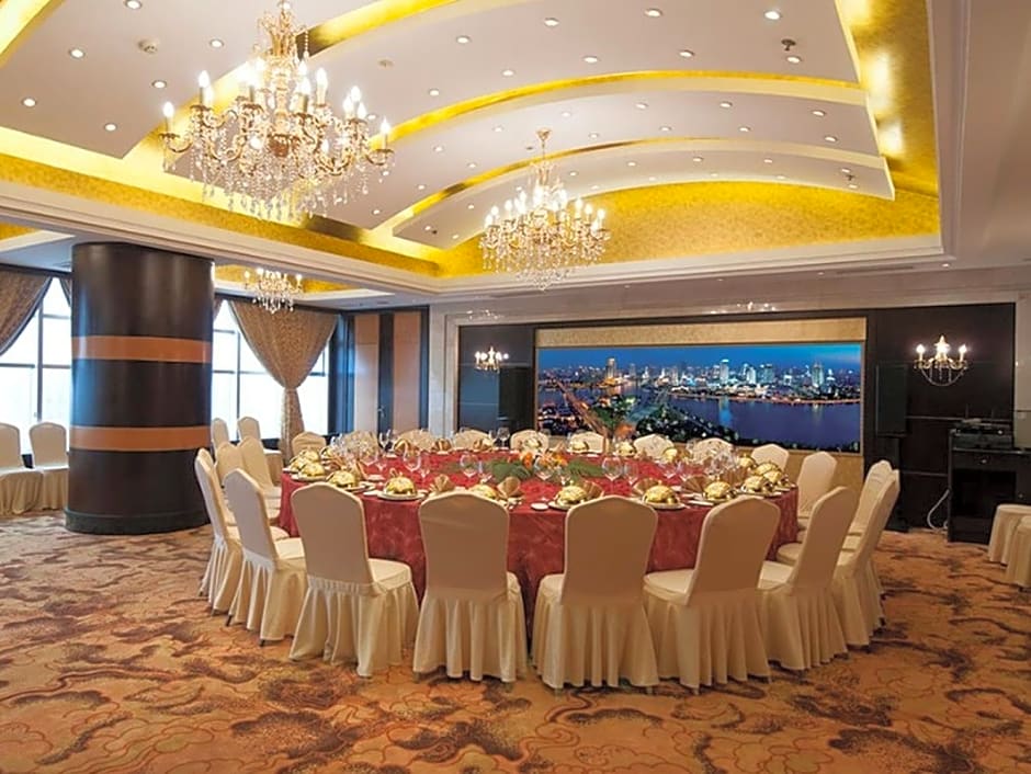 Golden Port Hotel