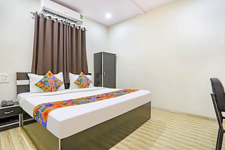 FabHotel New Shraddha Inn - Nr. Airport Colony