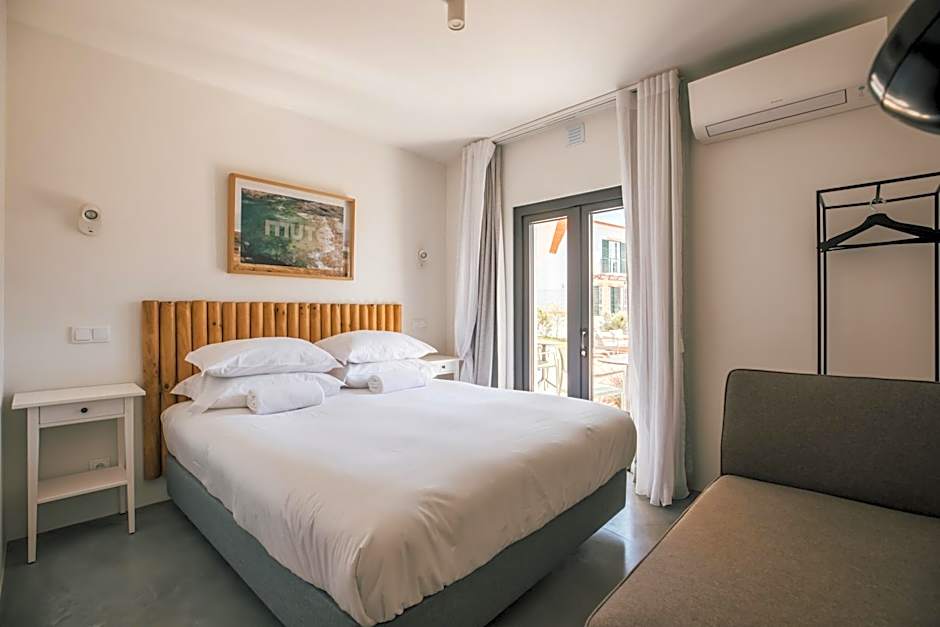 MUTE Hostel Porto Covo