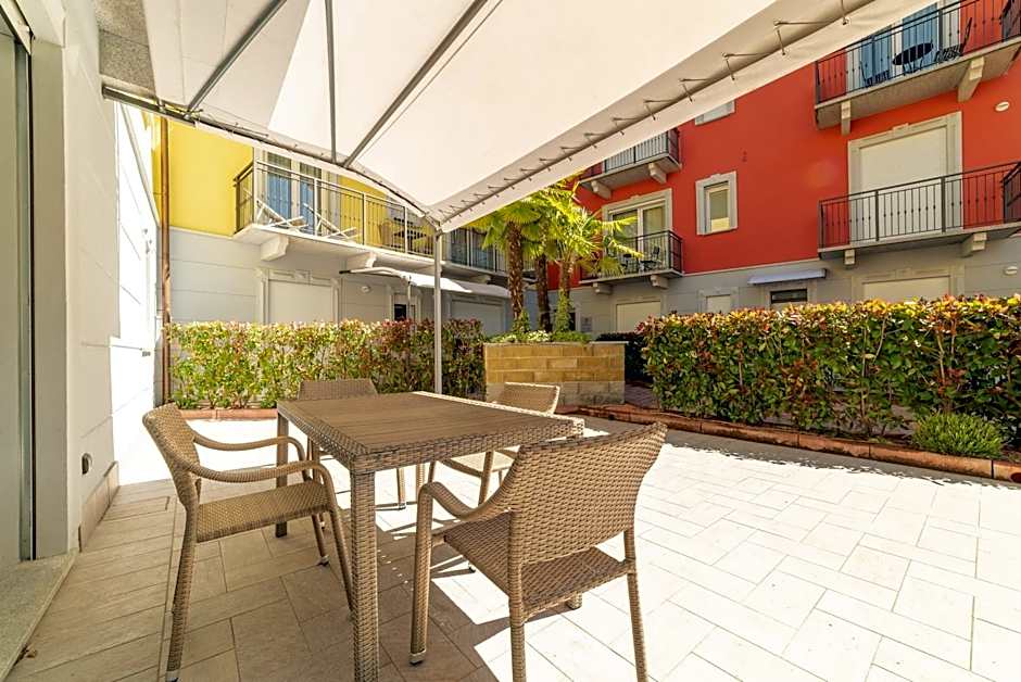 Yachting Residence - Private Dock, Lake Access & SPA