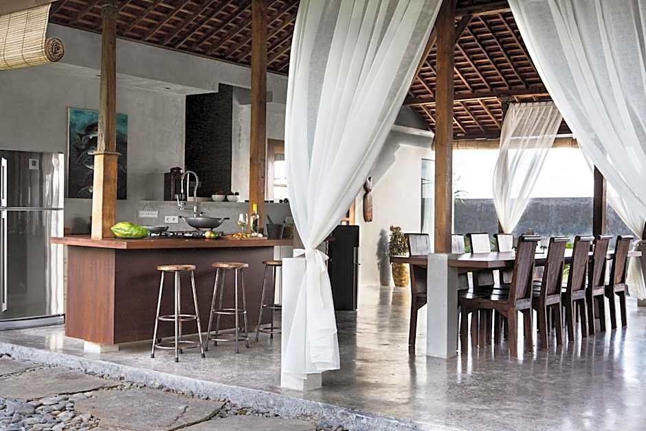 Surflodge Limasan Bali