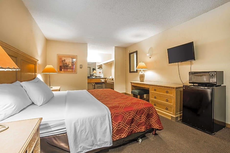 Econo Lodge Inn & Suites Kalispell - Glacier National Park Gateway