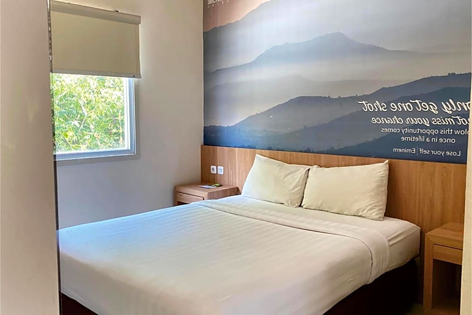 Front One Hotel Airport Solo