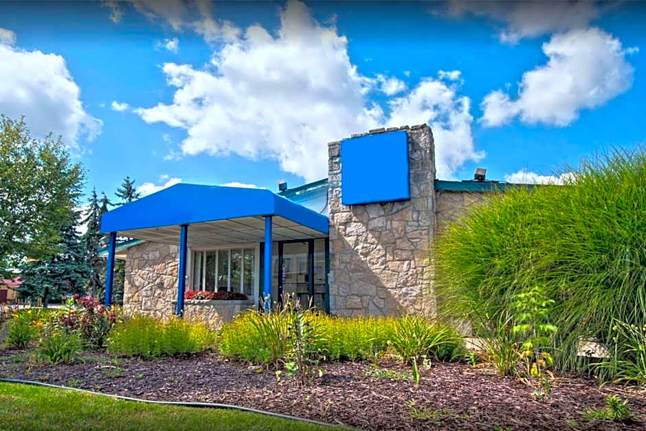 Travelodge by Wyndham Lansing