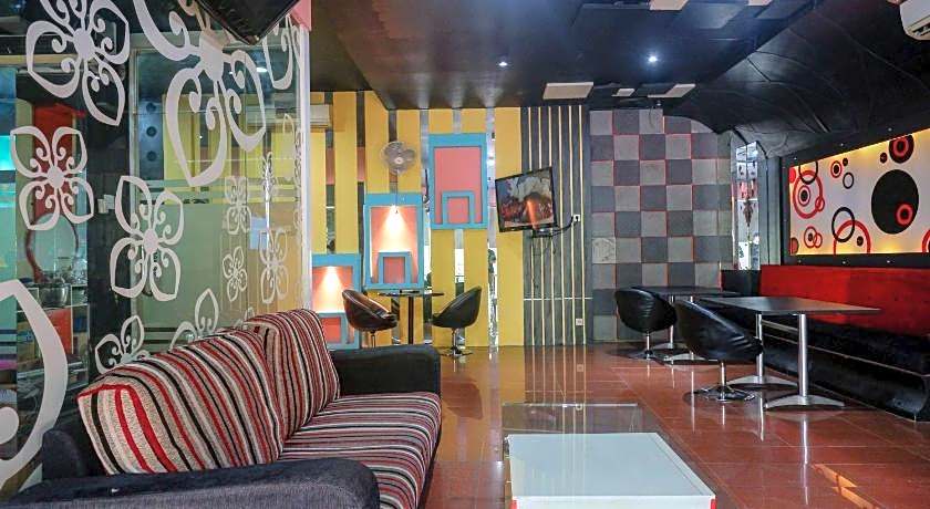 Sans Hotel International Surabaya