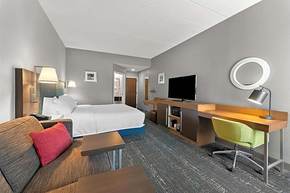 Hampton Inn By Hilton & Suites Newtown