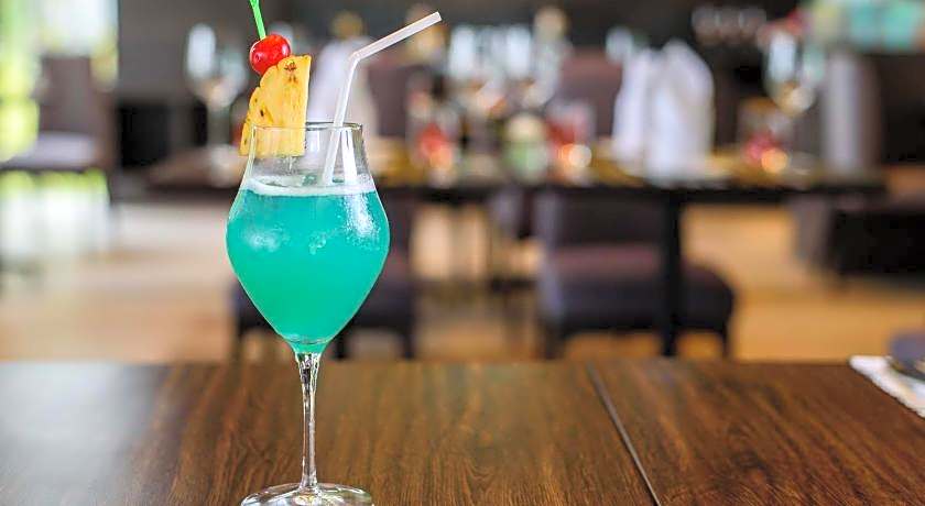 GreenVille Laguna Hotel