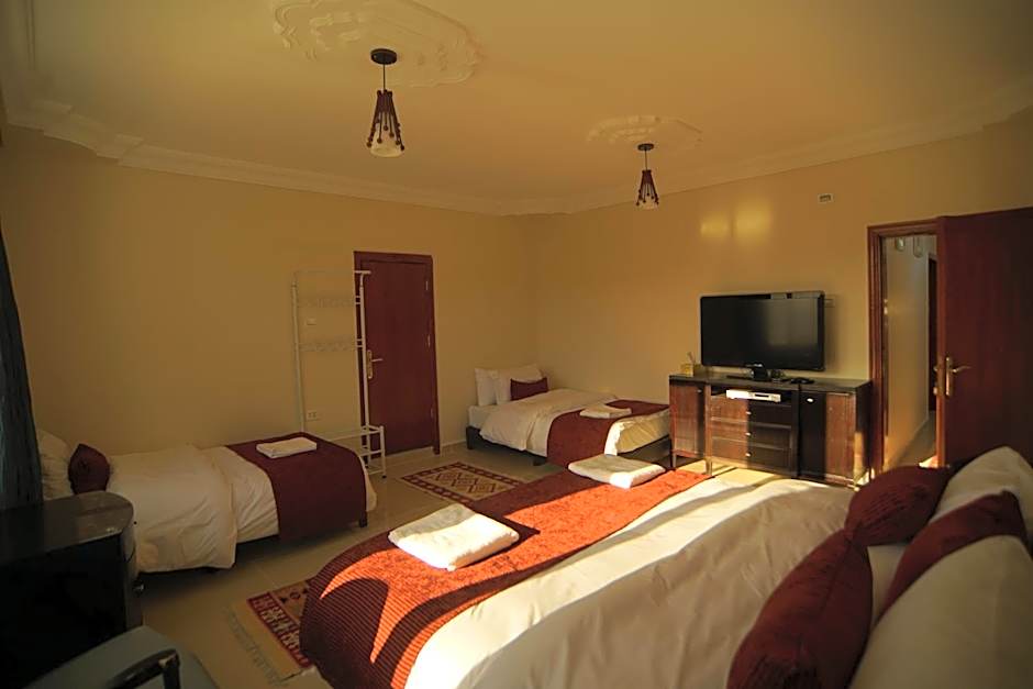 Over Mountains Hotel