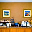 La Quinta Inn & Suites by Wyndham Oakland Airport