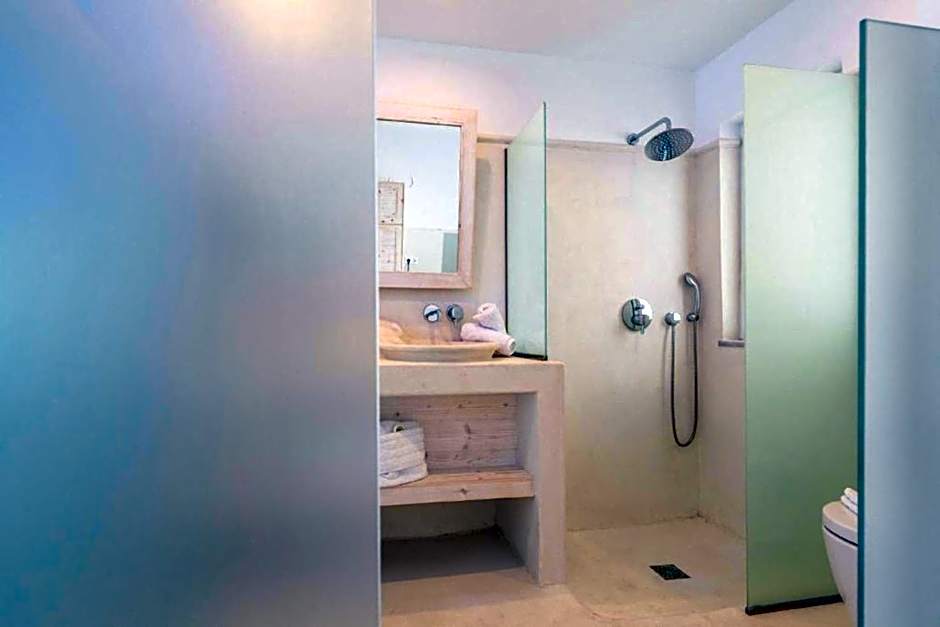 Kouros Home & Suites