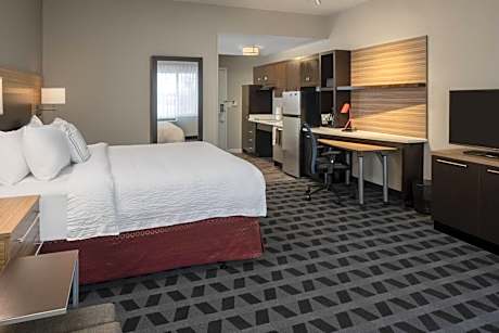 King Studio with Sofa Bed - Hearing Accessible