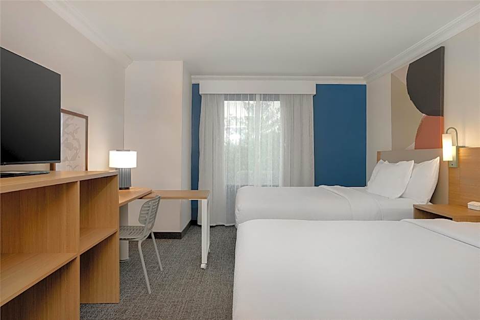 Photo 1 of 2 of 2 Queen Beds, Mobility Accessible, Bathtub
