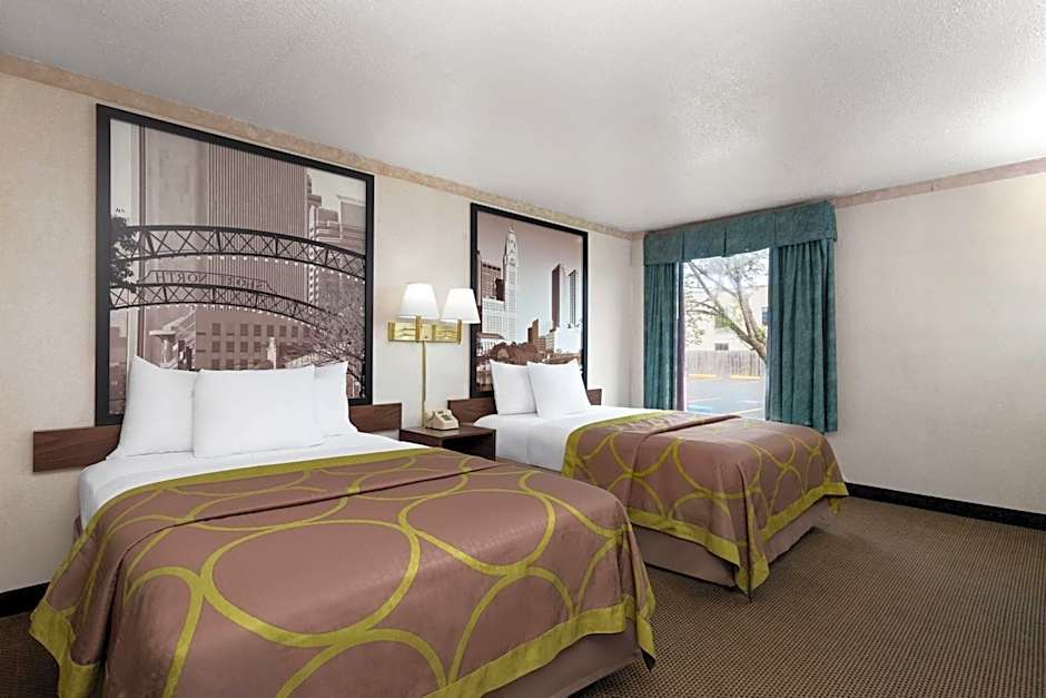 Super 8 by Wyndham Columbus