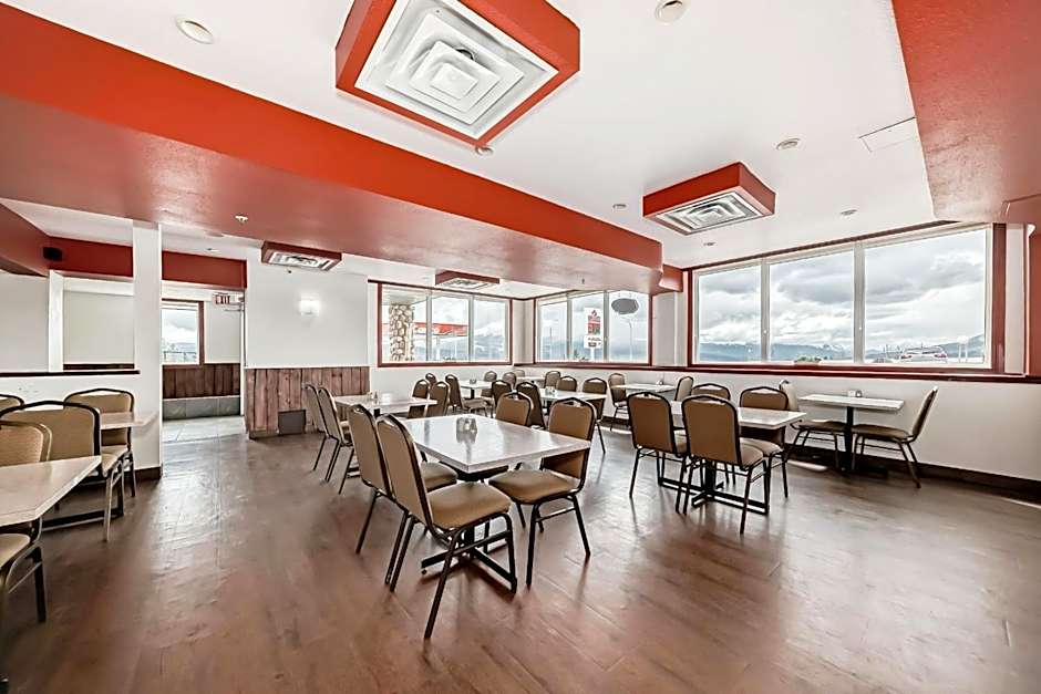 Grande Cache Inn & Suites