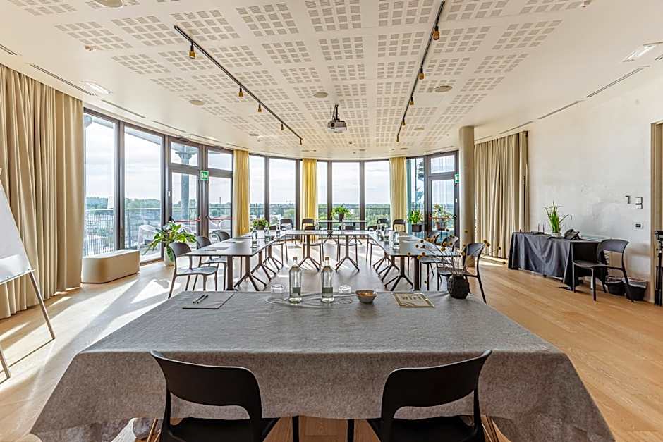 NEW IPOINT HOTEL