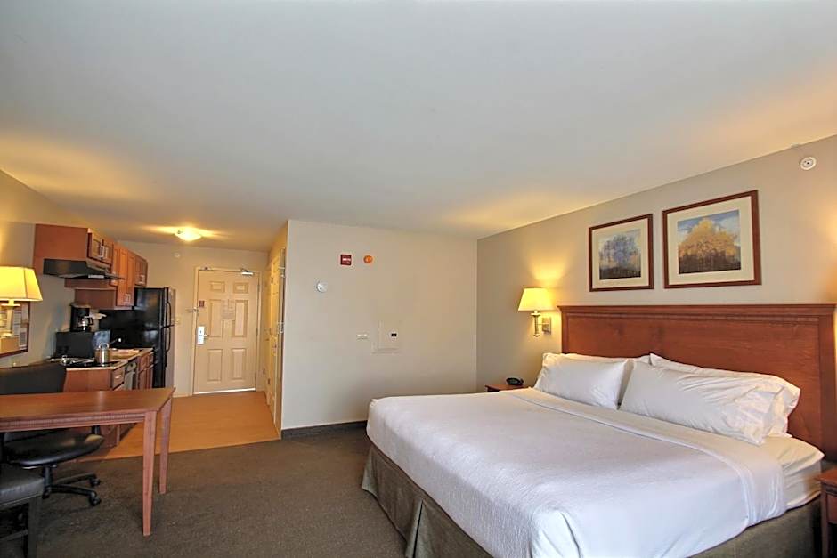 Candlewood Suites Milwaukee Airport - Oak Creek By IHG