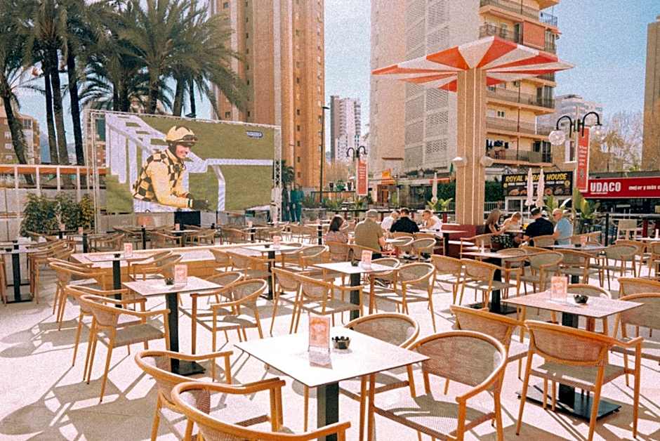 Marina Resort Benidorm - The Original Benidorm Vibe