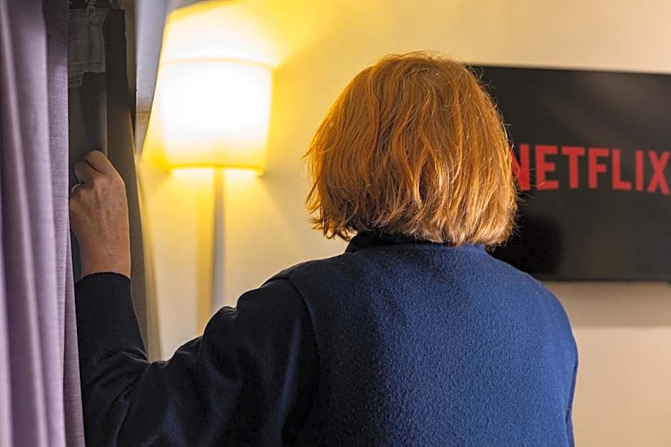 Uve Rooms & Wine Bar