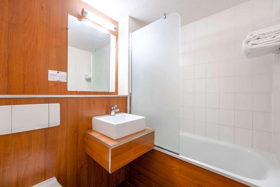 Comfort Hotel Aeroport Lyon St Exupery