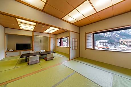 Japanese-Style Superior Family Room