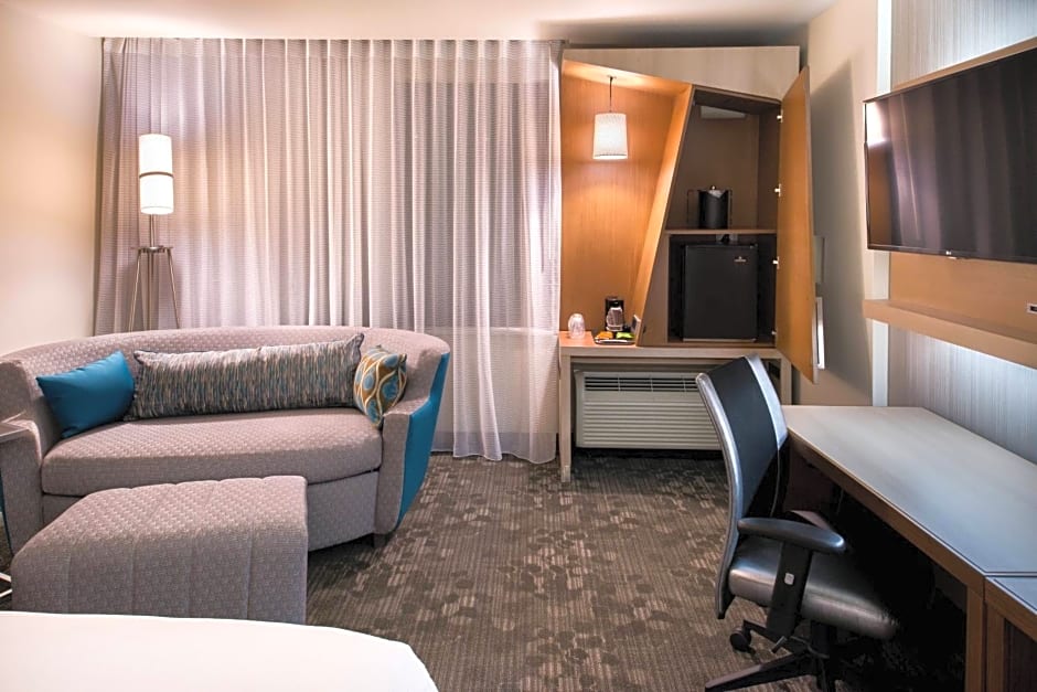 Courtyard by Marriott Jacksonville