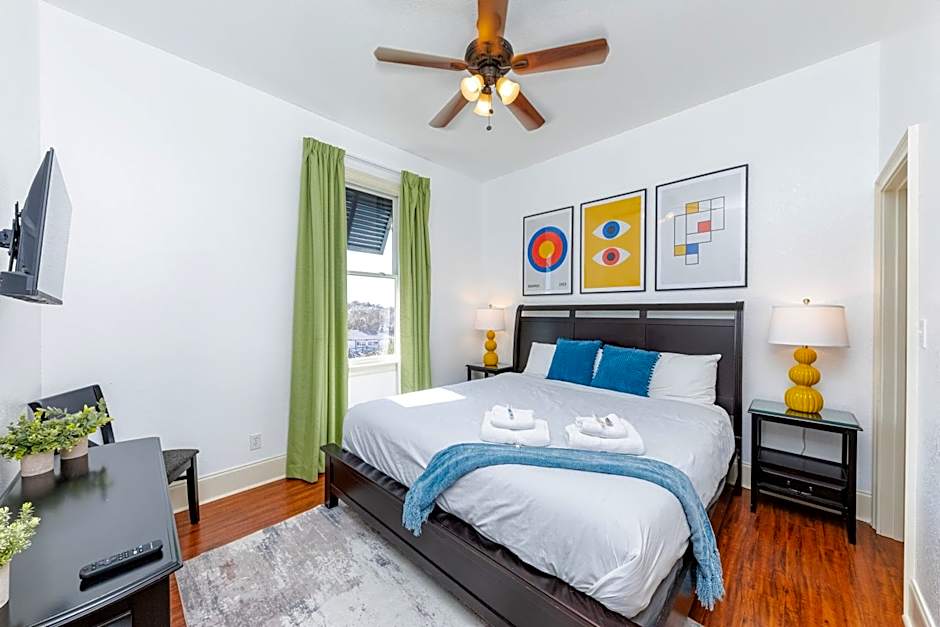 1 Bedroom Apartment, Balcony — 28 fotoğraftan 1. fotoğraf