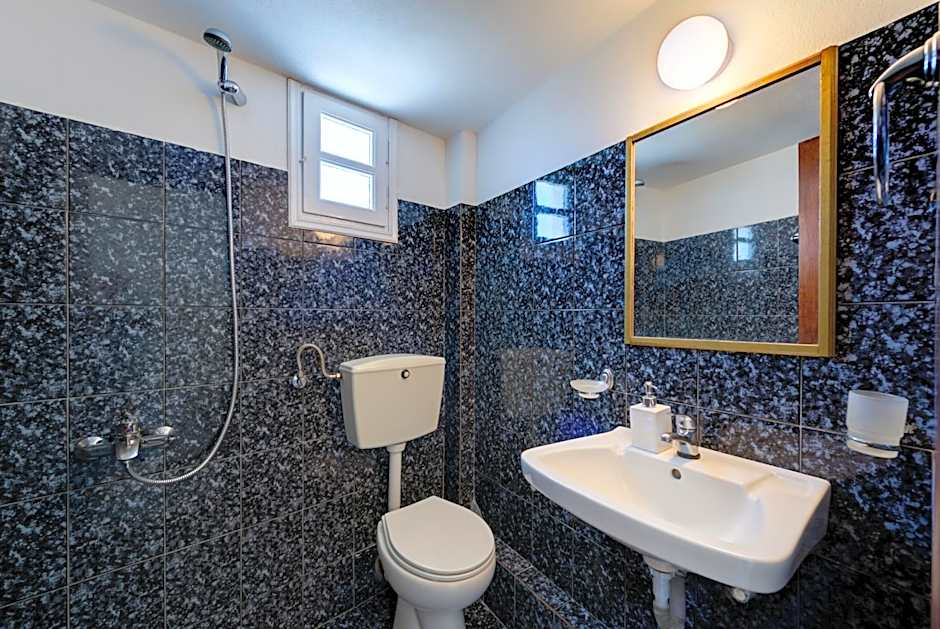 Onar Rooms & Studios