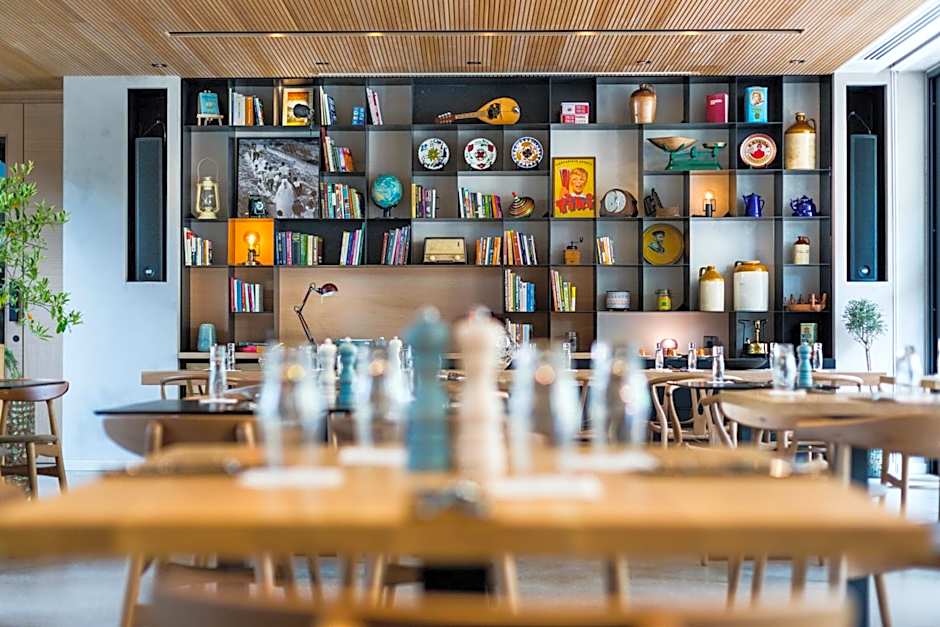 Hotel Indigo Larnaca By IHG- Adults Only
