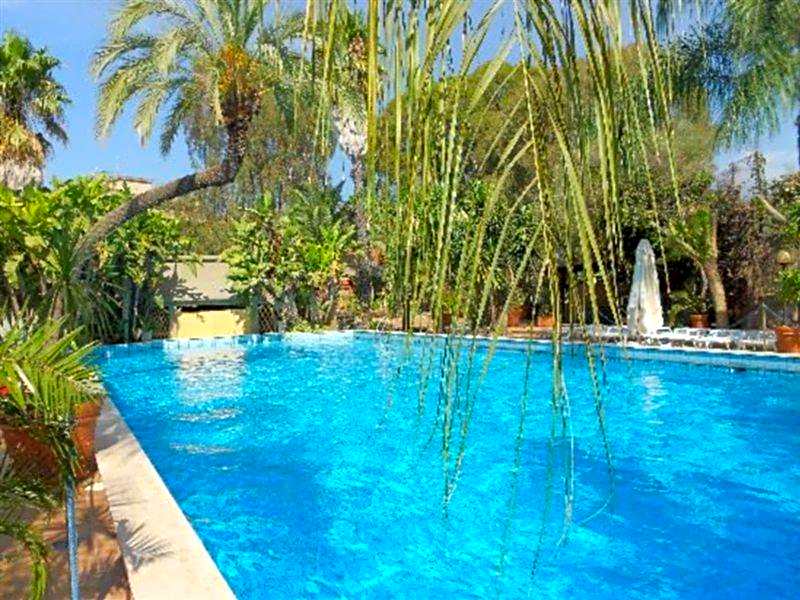 Garden Hotel